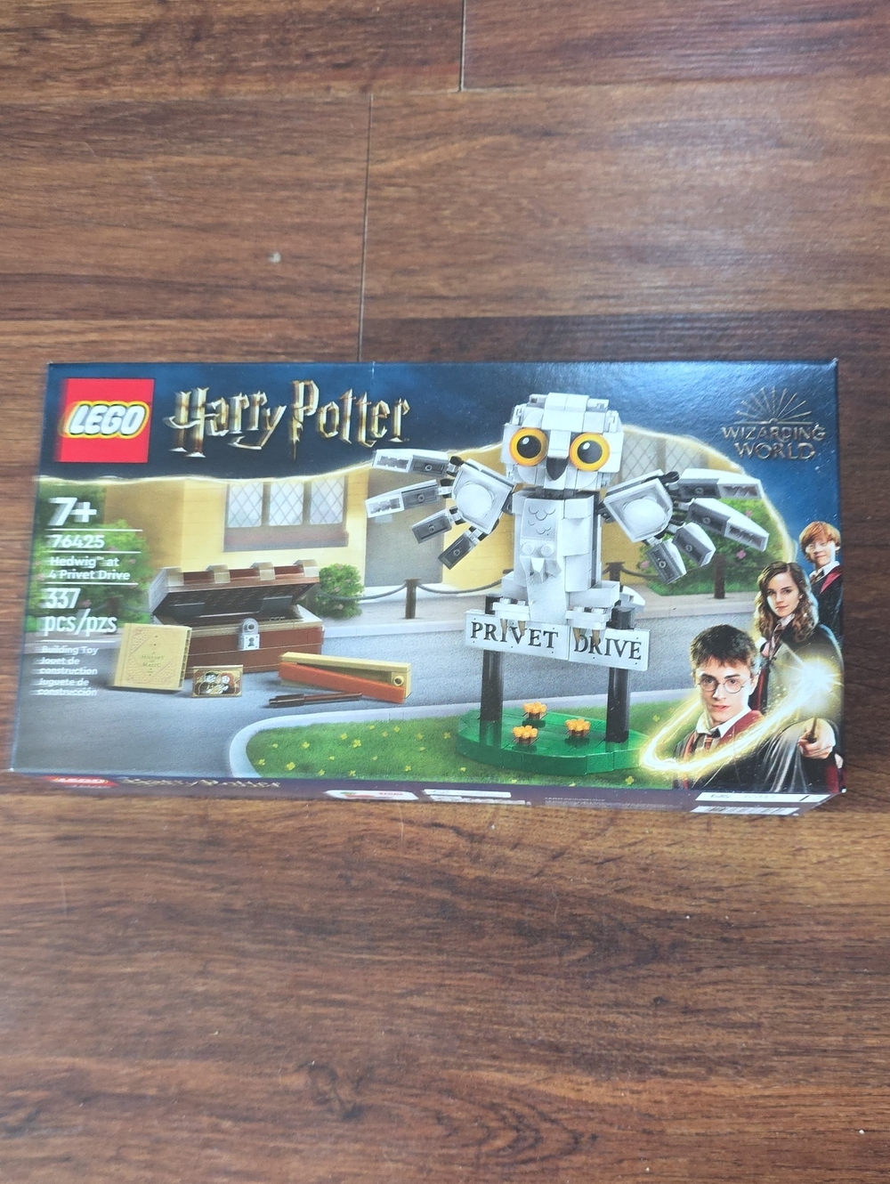 Lego Harry Potter White and Yellow Hedwig at Privet Drive Build